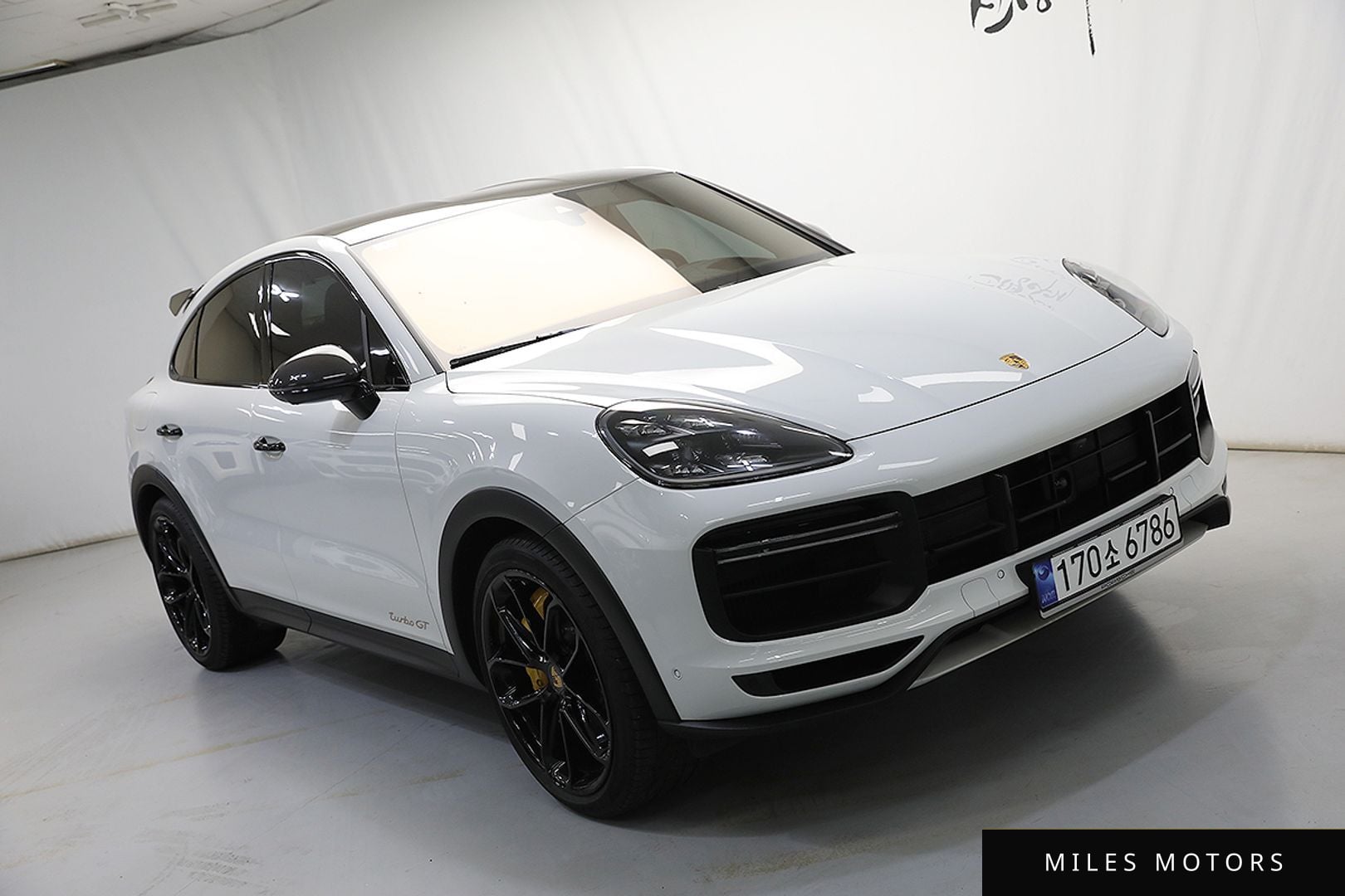 Porsche Cayenne 2023 — миниатюра 2