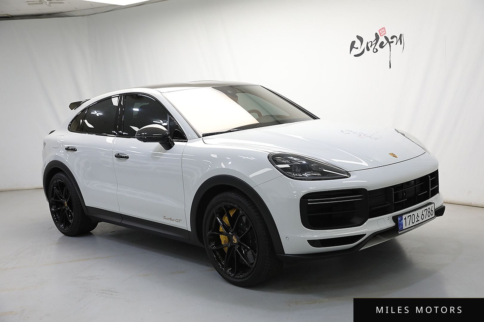 Porsche Cayenne 2023 — миниатюра 3