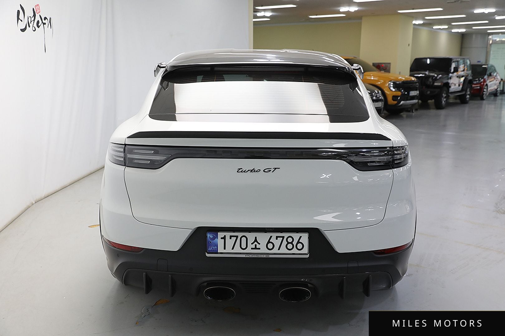 Porsche Cayenne 2023 — миниатюра 5