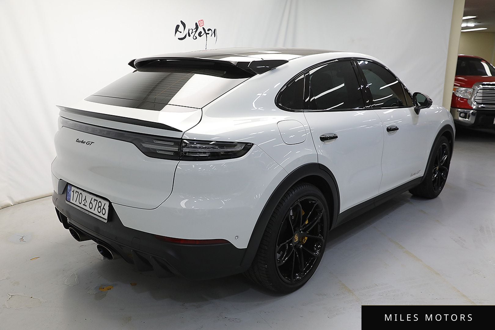Porsche Cayenne 2023 — миниатюра 7
