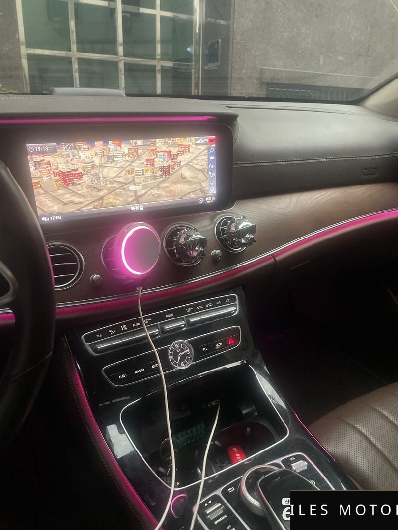 Mercedes-Benz E-Class W213 2019 — миниатюра 8