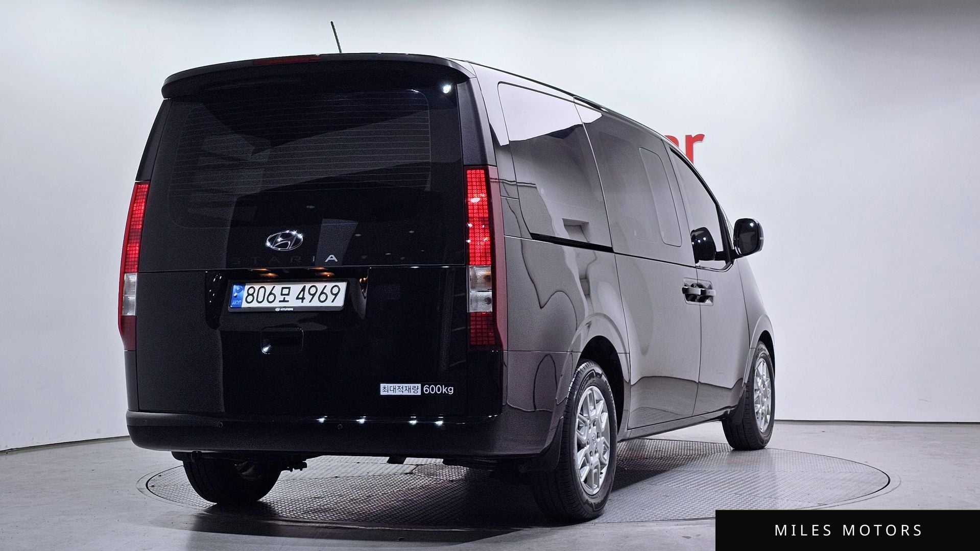 Hyundai Staria 2023 — миниатюра 2