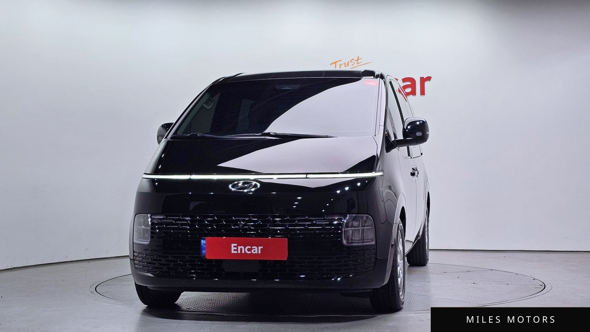 Hyundai Staria 2023 — миниатюра 3
