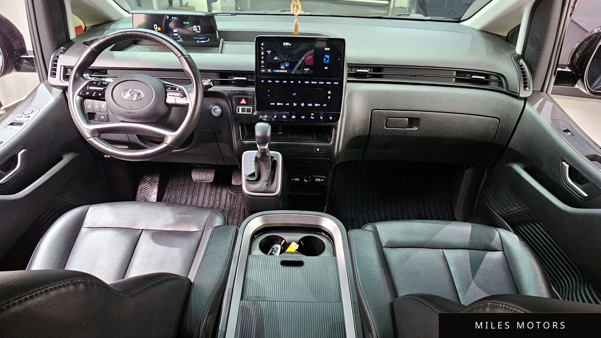 Hyundai Staria 2023 — миниатюра 7
