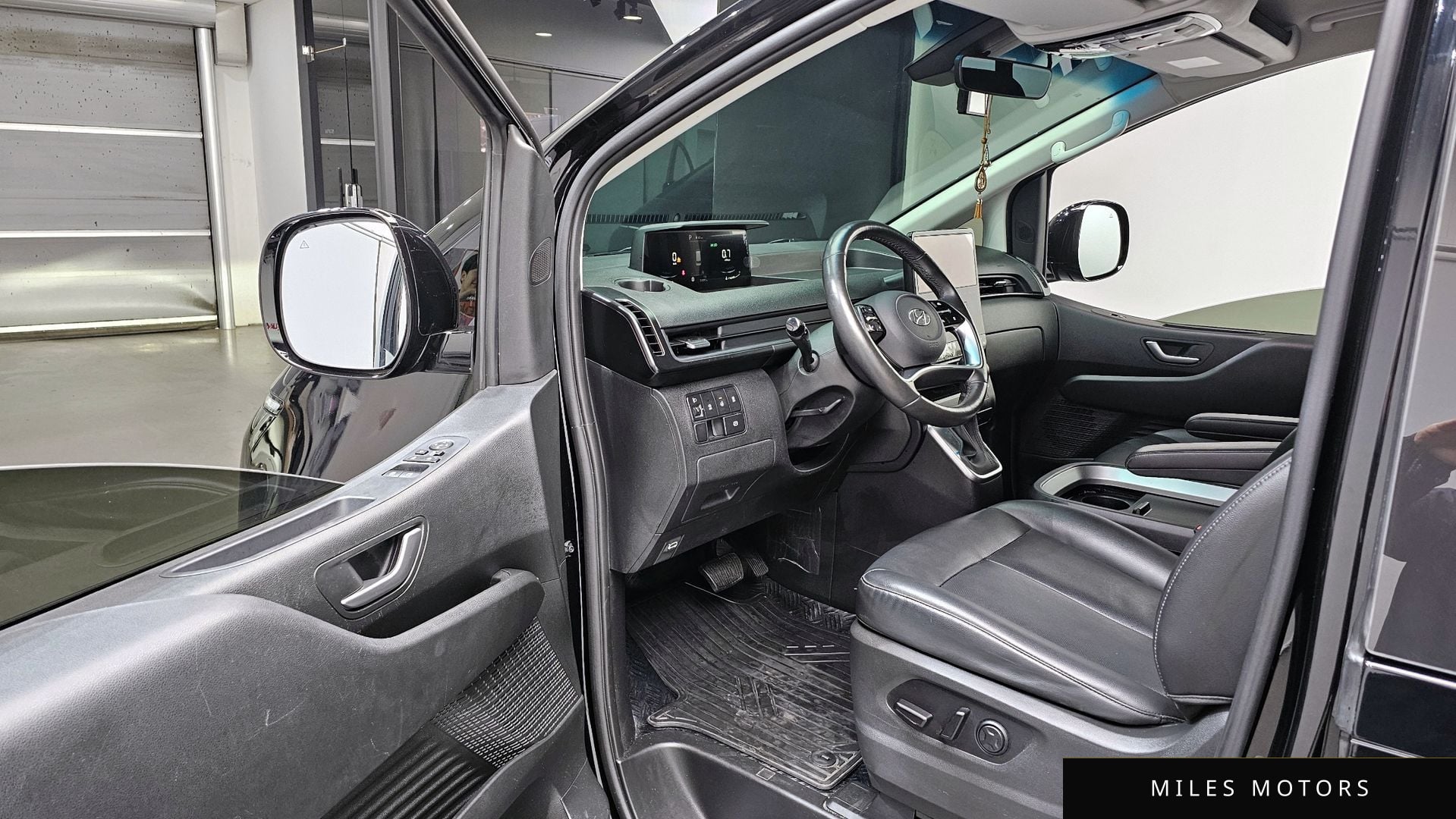 Hyundai Staria 2023 — миниатюра 10