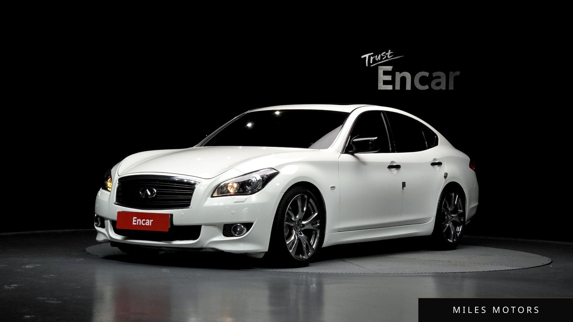 Infiniti M56 2011 — фото 1 из 12
