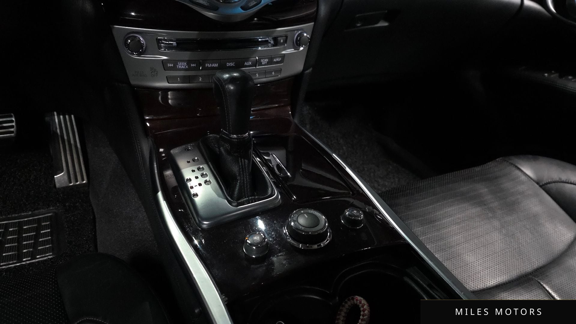 Infiniti M56 2011 — миниатюра 9