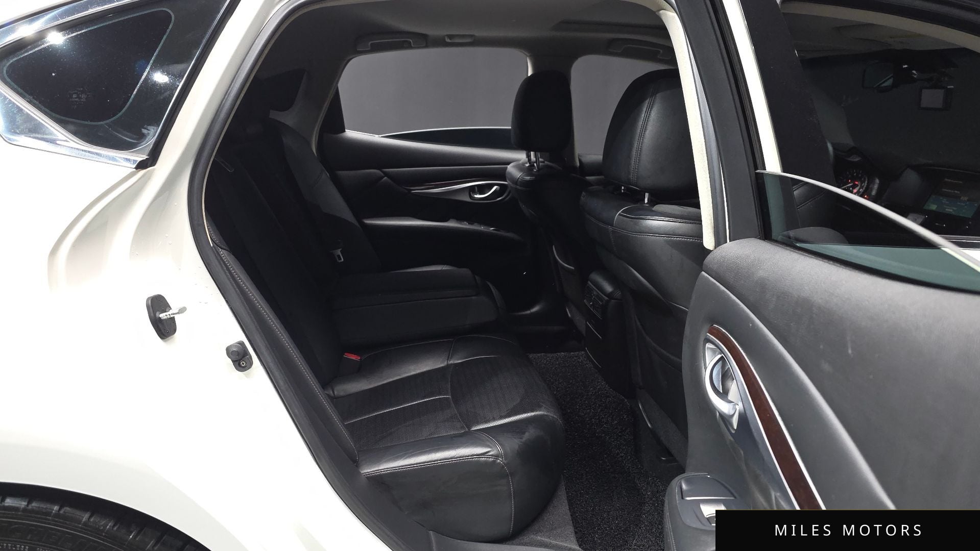 Infiniti M56 2011 — миниатюра 12