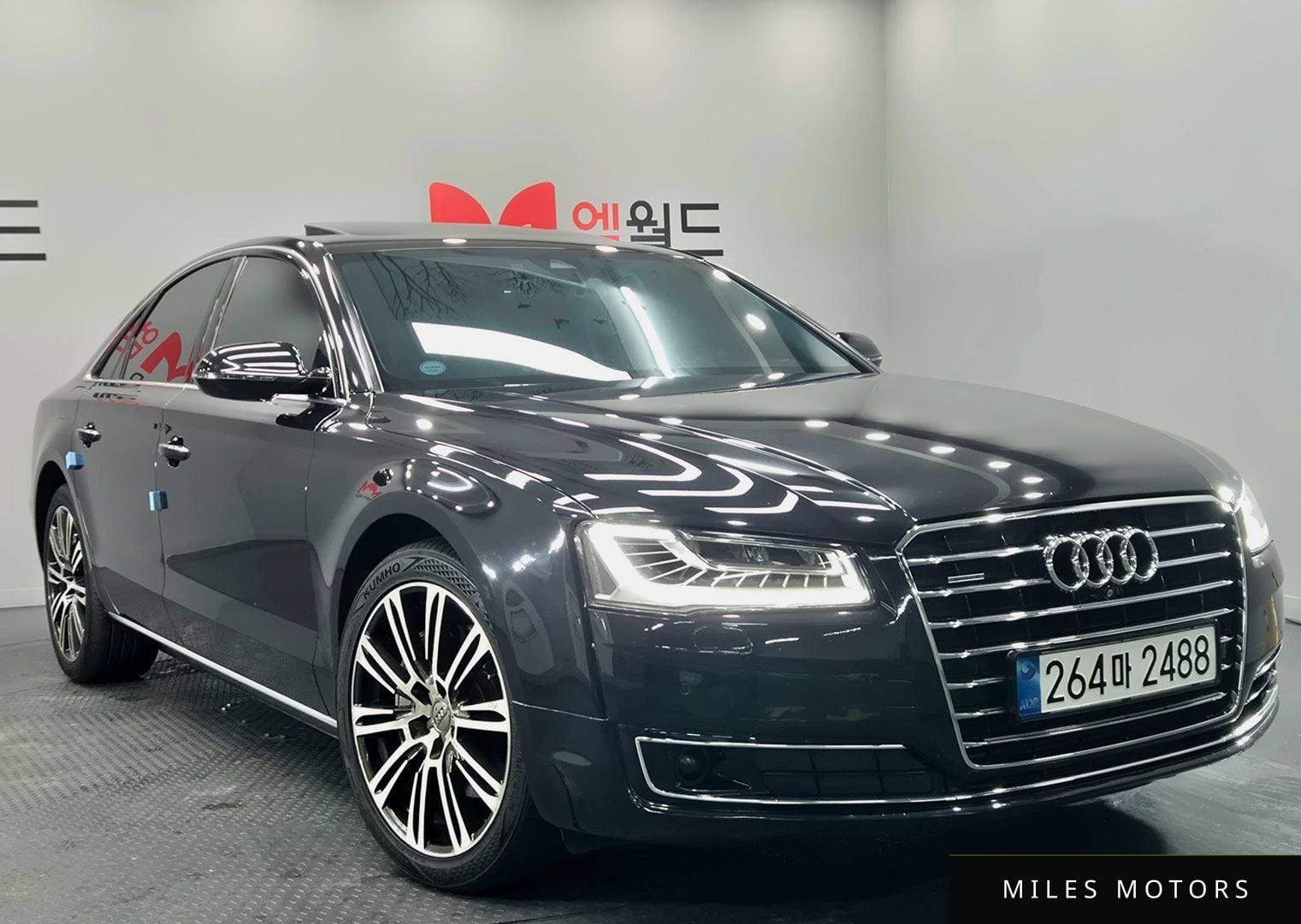 Audi A8 2015 — фото 1 из 12