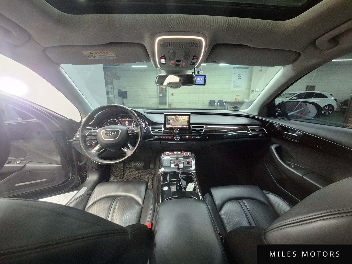 Audi A8 2015 — миниатюра 7