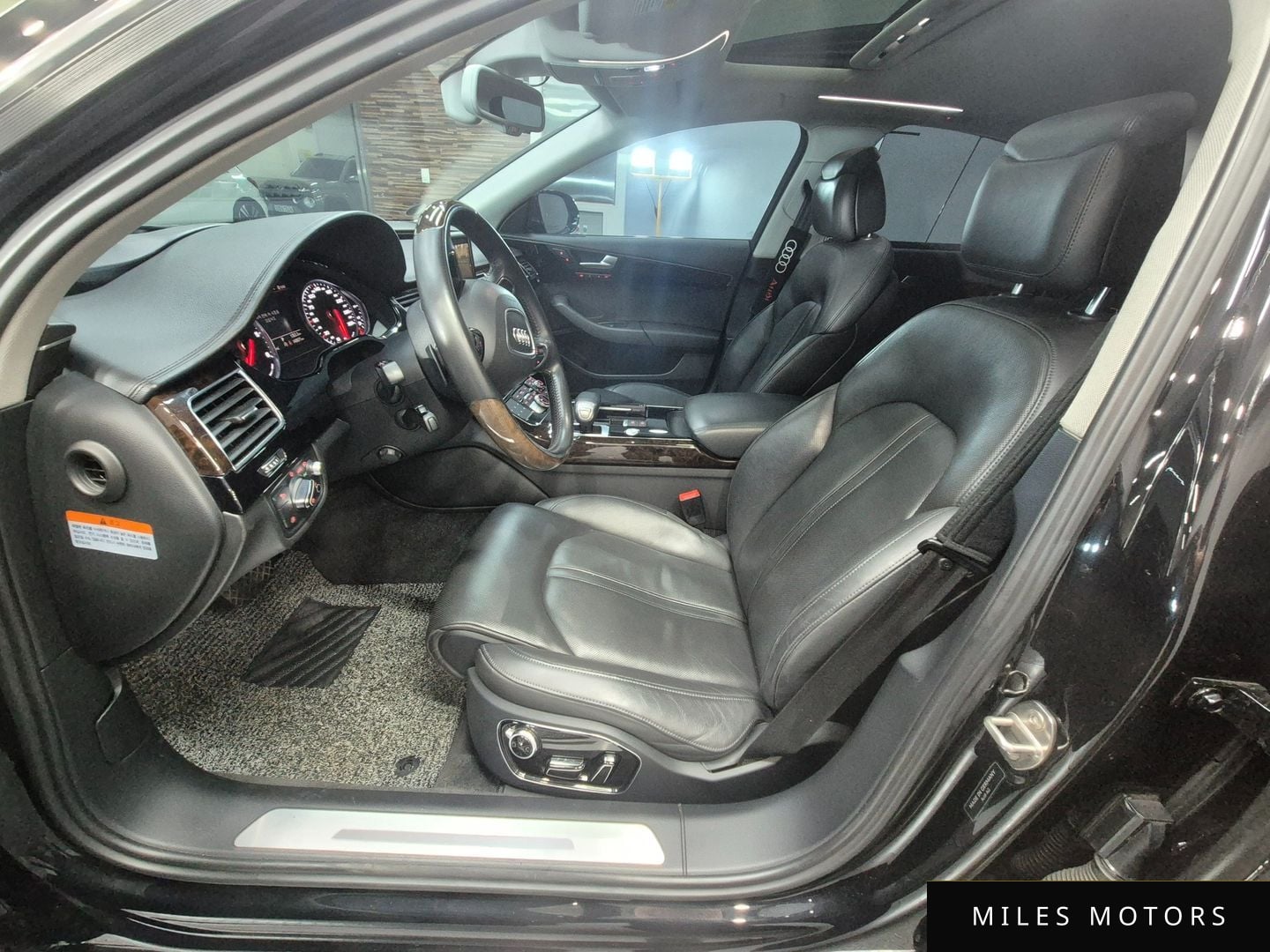 Audi A8 2015 — миниатюра 10