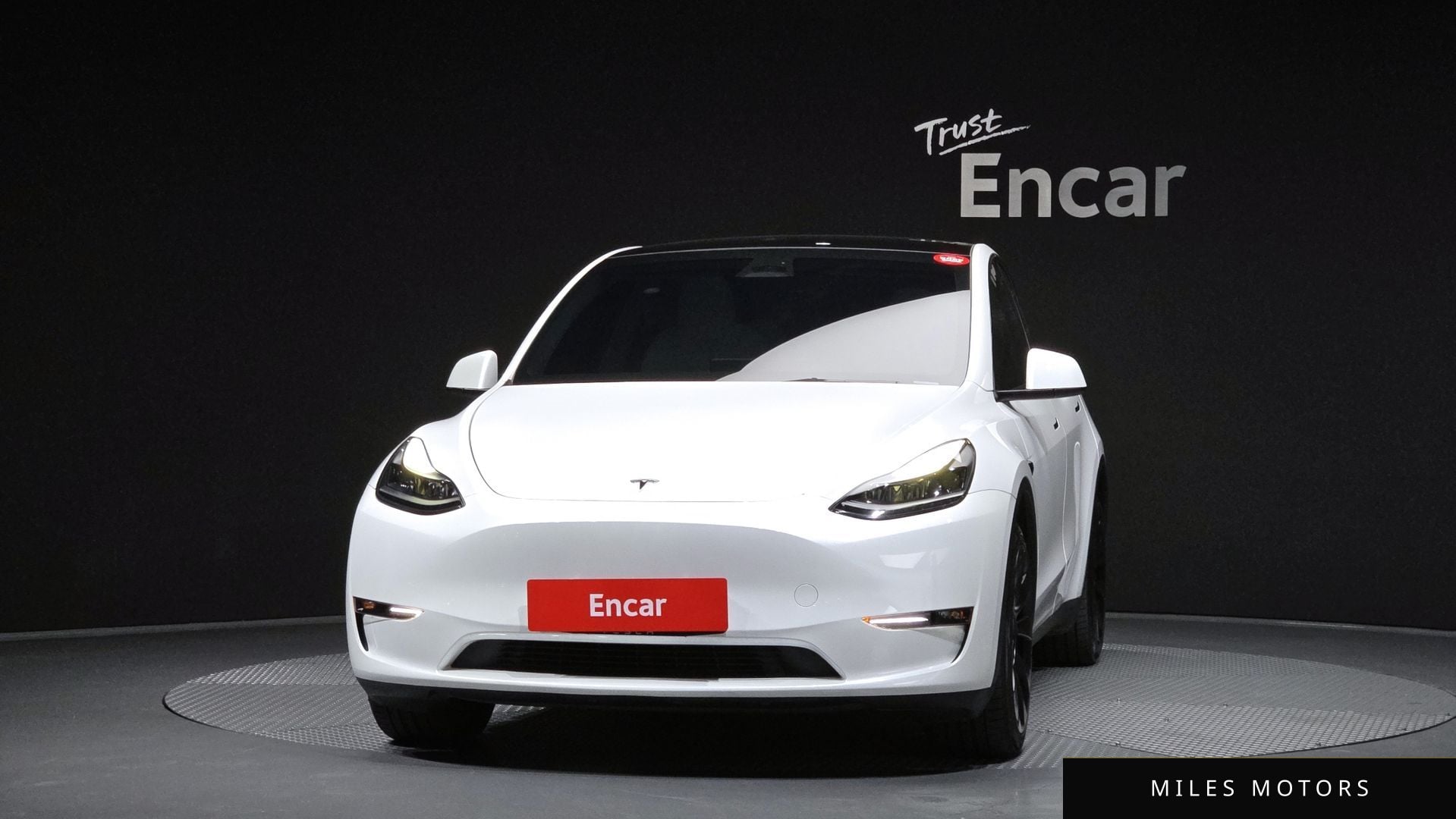 Tesla Model Y 2023 — миниатюра 3