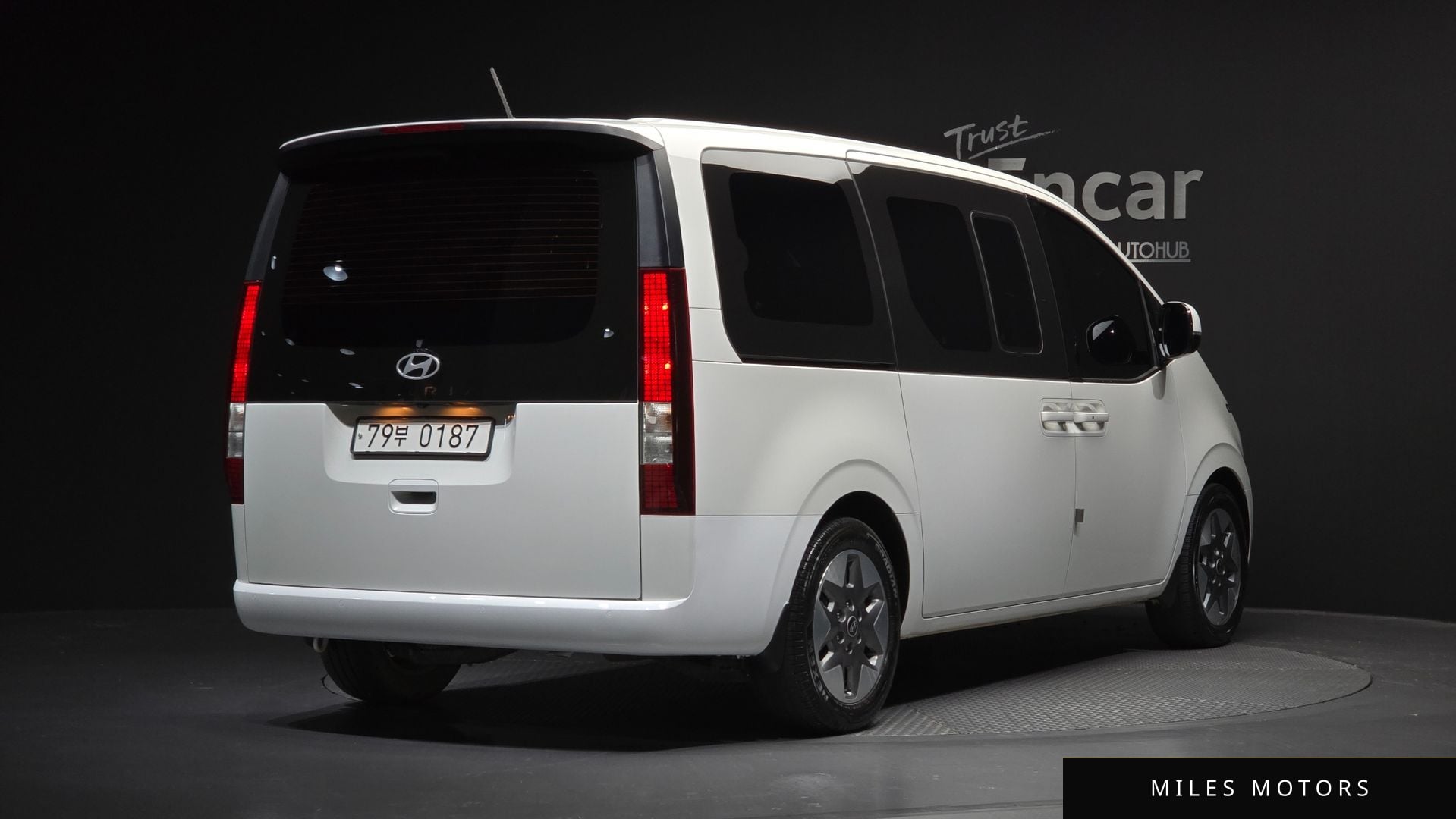 Hyundai Staria 2025 — миниатюра 2