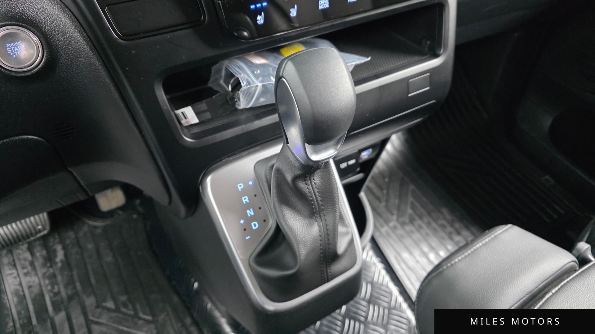 Hyundai Staria 2025 — миниатюра 9
