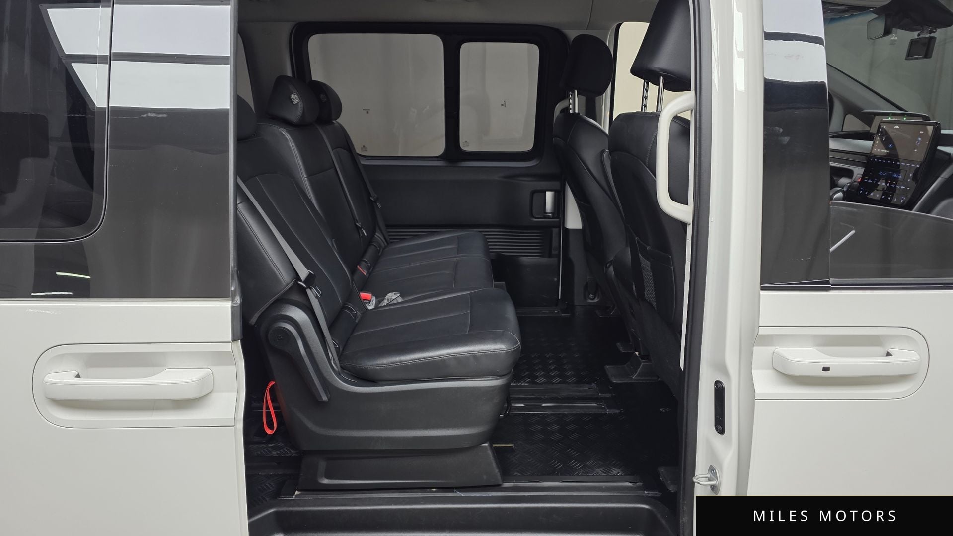 Hyundai Staria 2025 — миниатюра 12