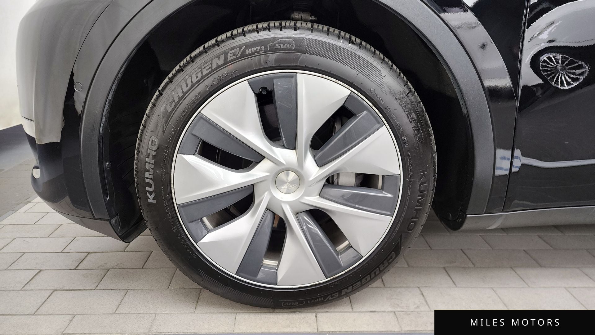 Tesla Model Y 2022 — миниатюра 5