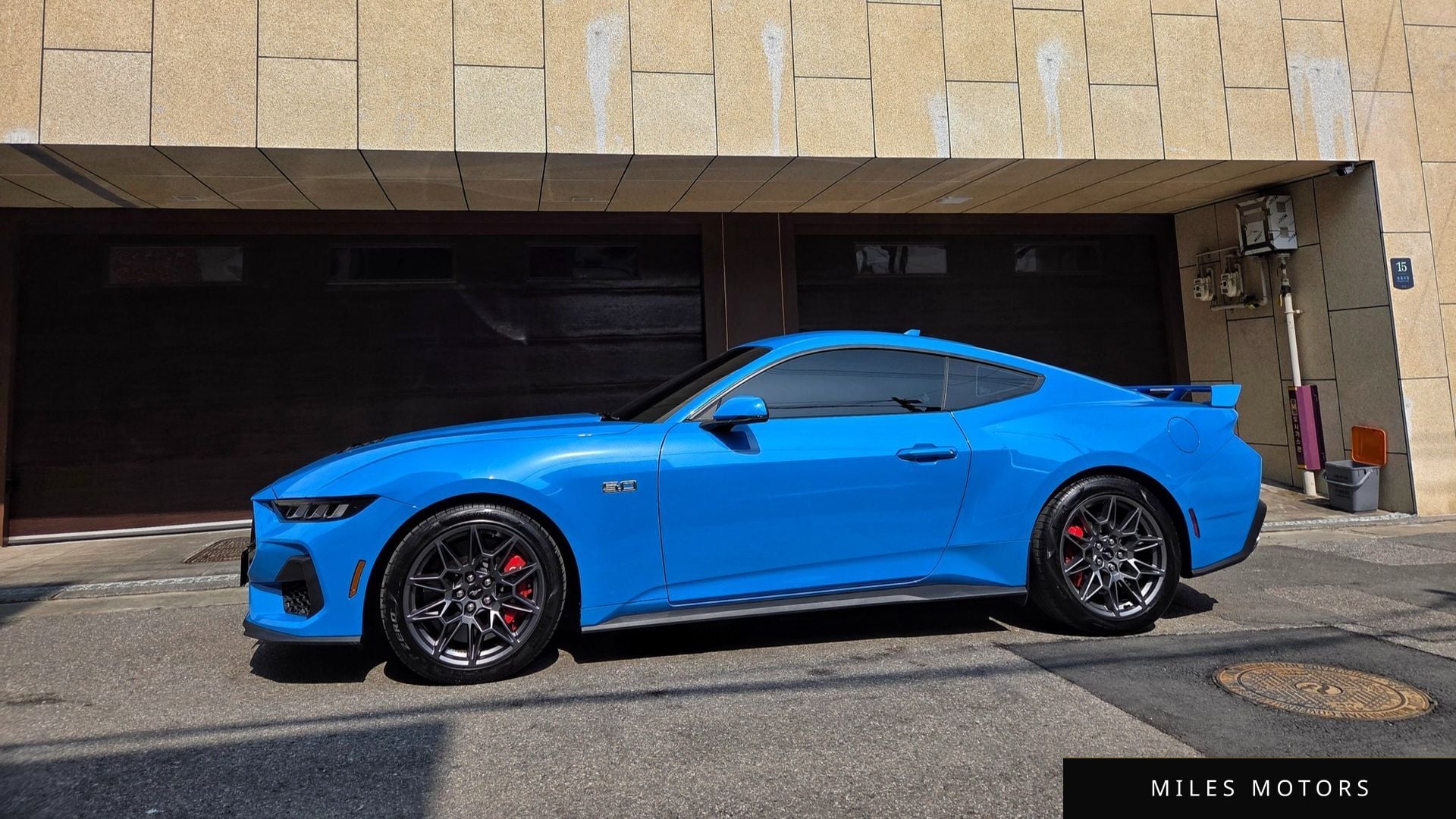 Ford Mustang 2025 — миниатюра 5