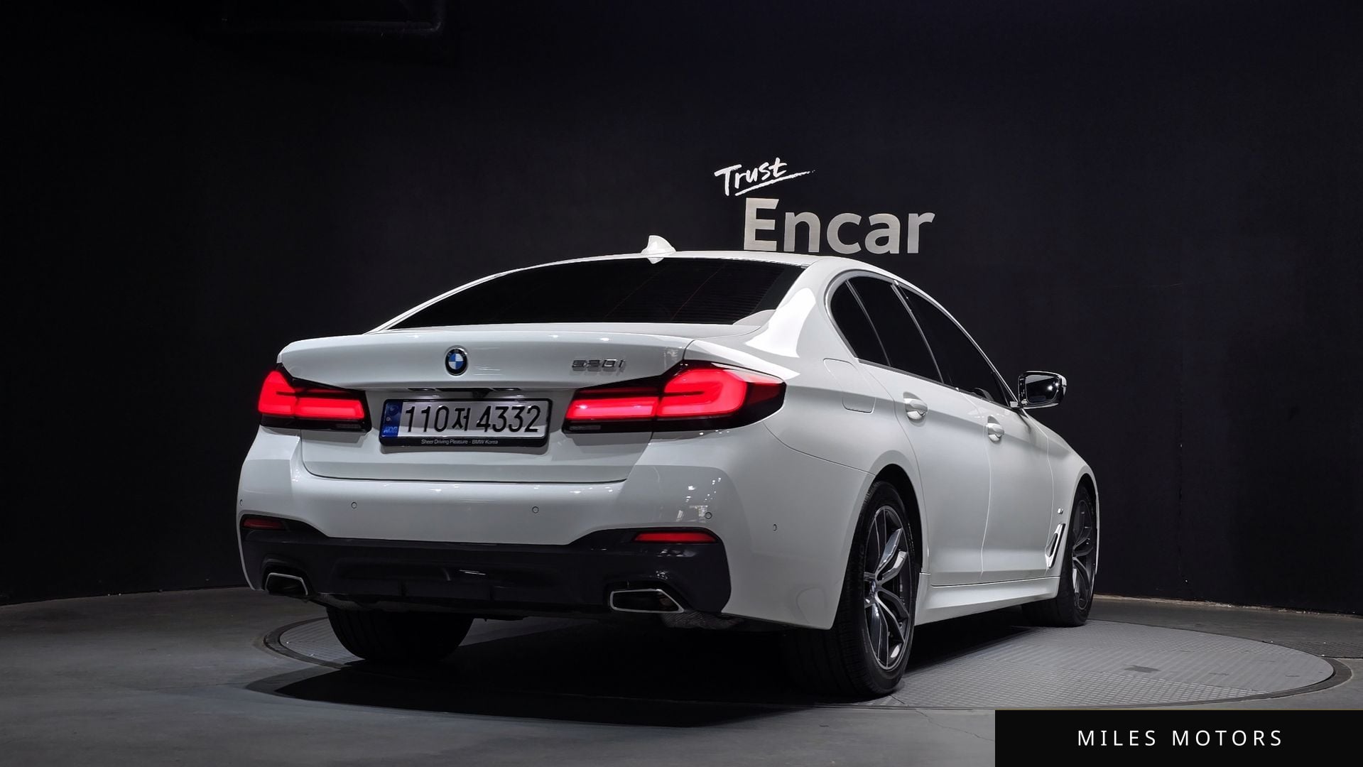 BMW 5 Series (G30) 2023 — миниатюра 2