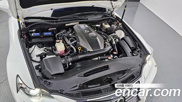 Лексус IS200t 2016 — миниатюра 6