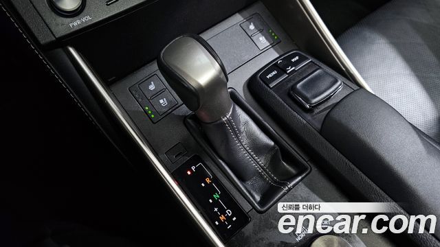 Лексус IS200t 2016 — миниатюра 9