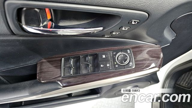 Лексус IS200t 2016 — миниатюра 14