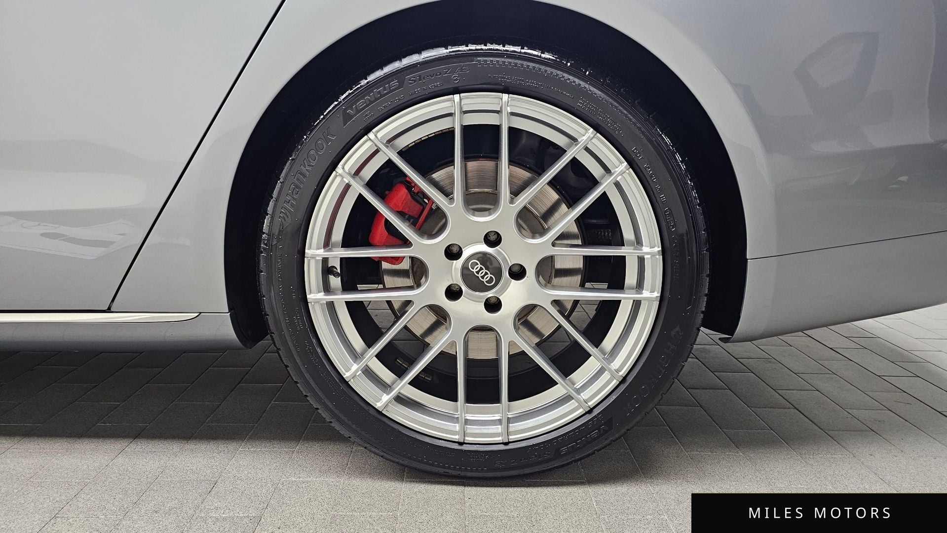 Audi A8 2012 — миниатюра 5