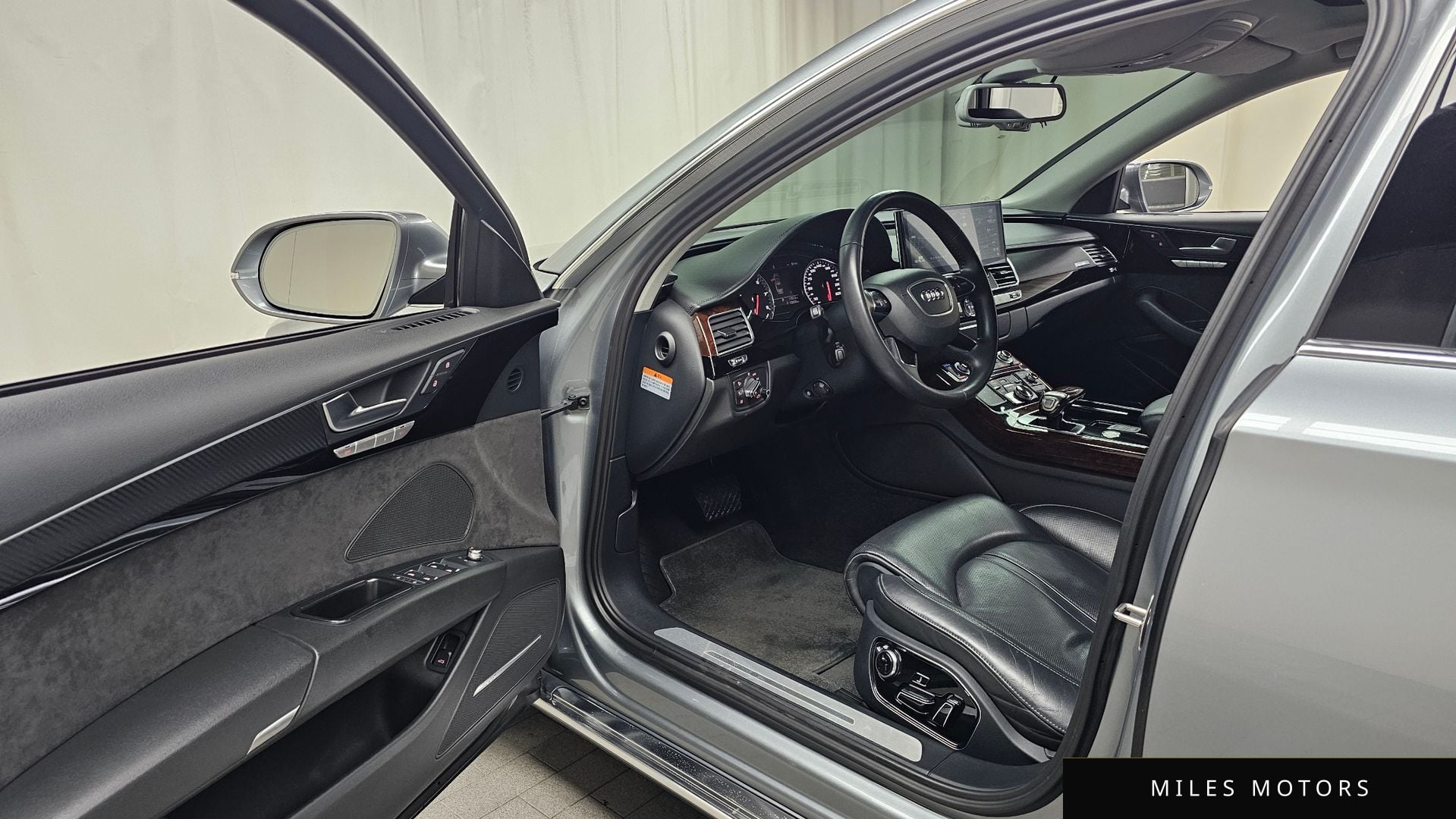 Audi A8 2012 — миниатюра 10