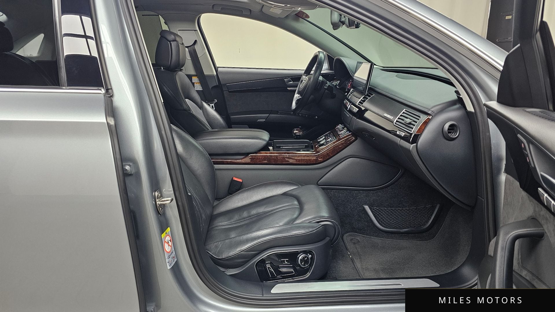 Audi A8 2012 — миниатюра 11