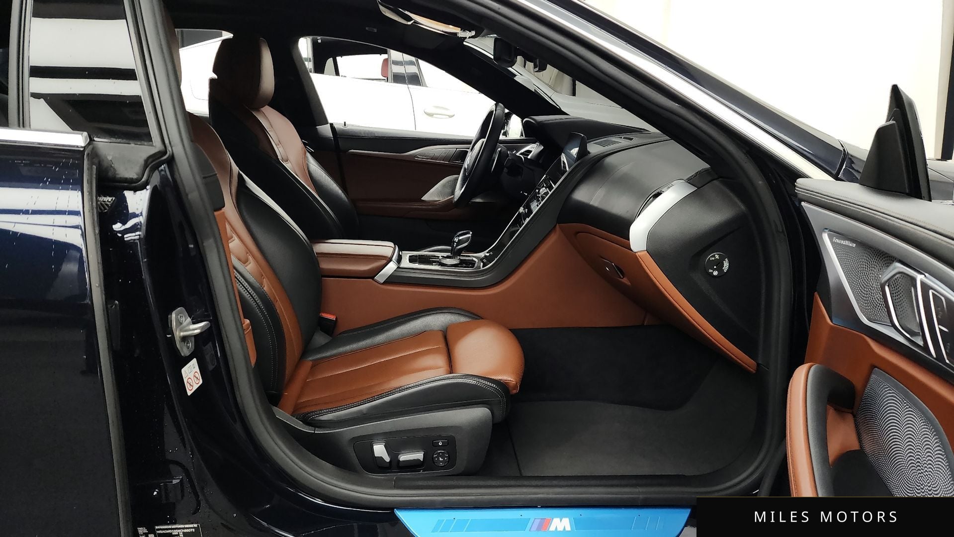 BMW 8 Series (G15) 2022 — миниатюра 11