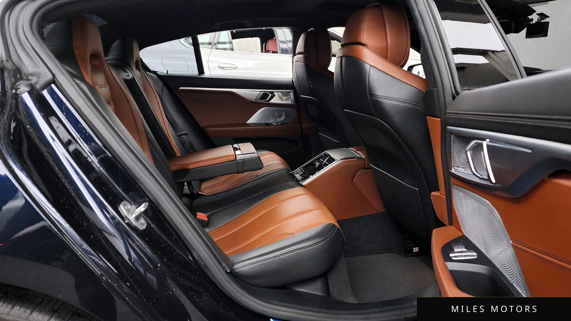 BMW 8 Series (G15) 2022 — миниатюра 12