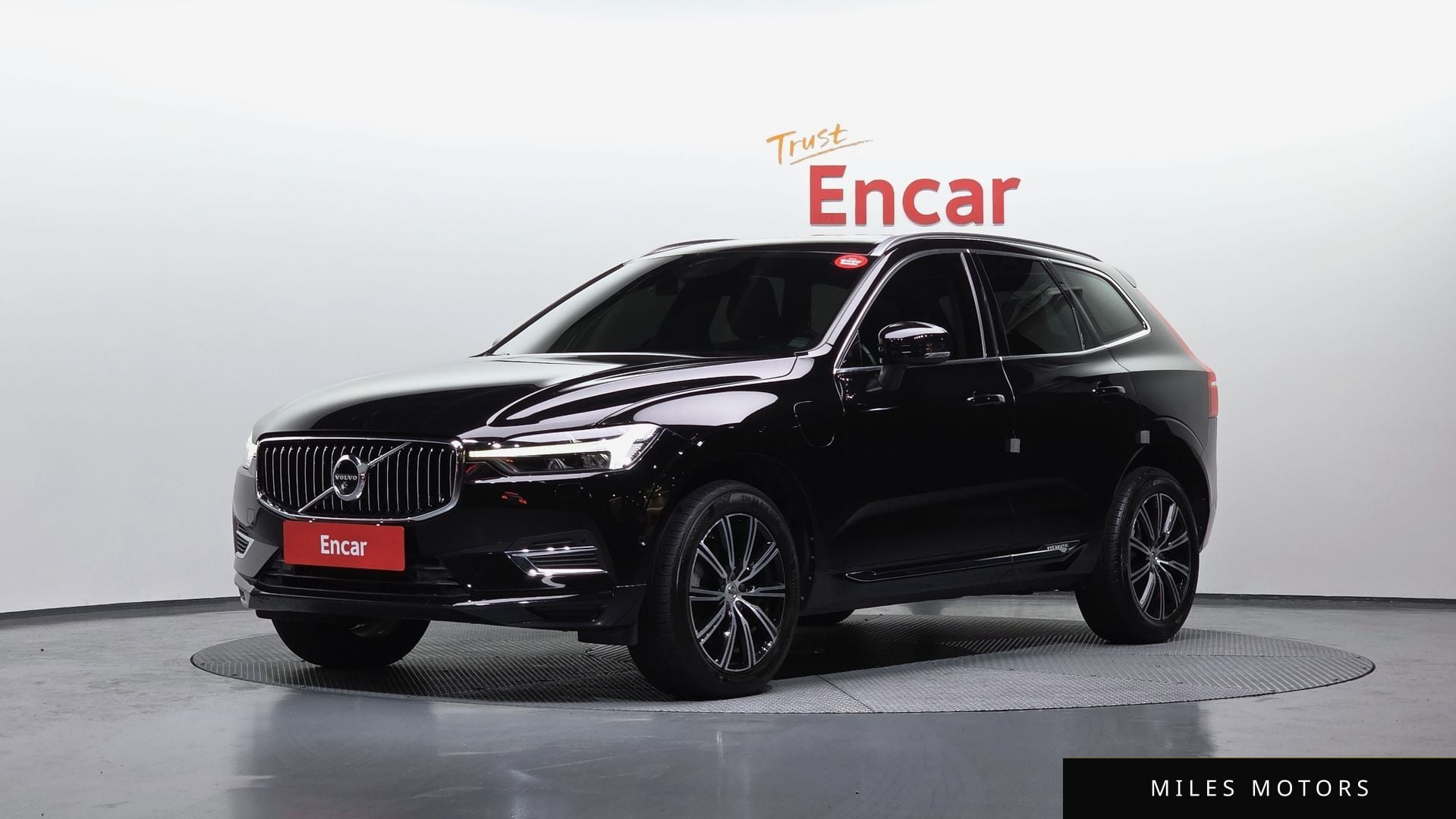 Volvo XC60 2021 — фото 1 из 12