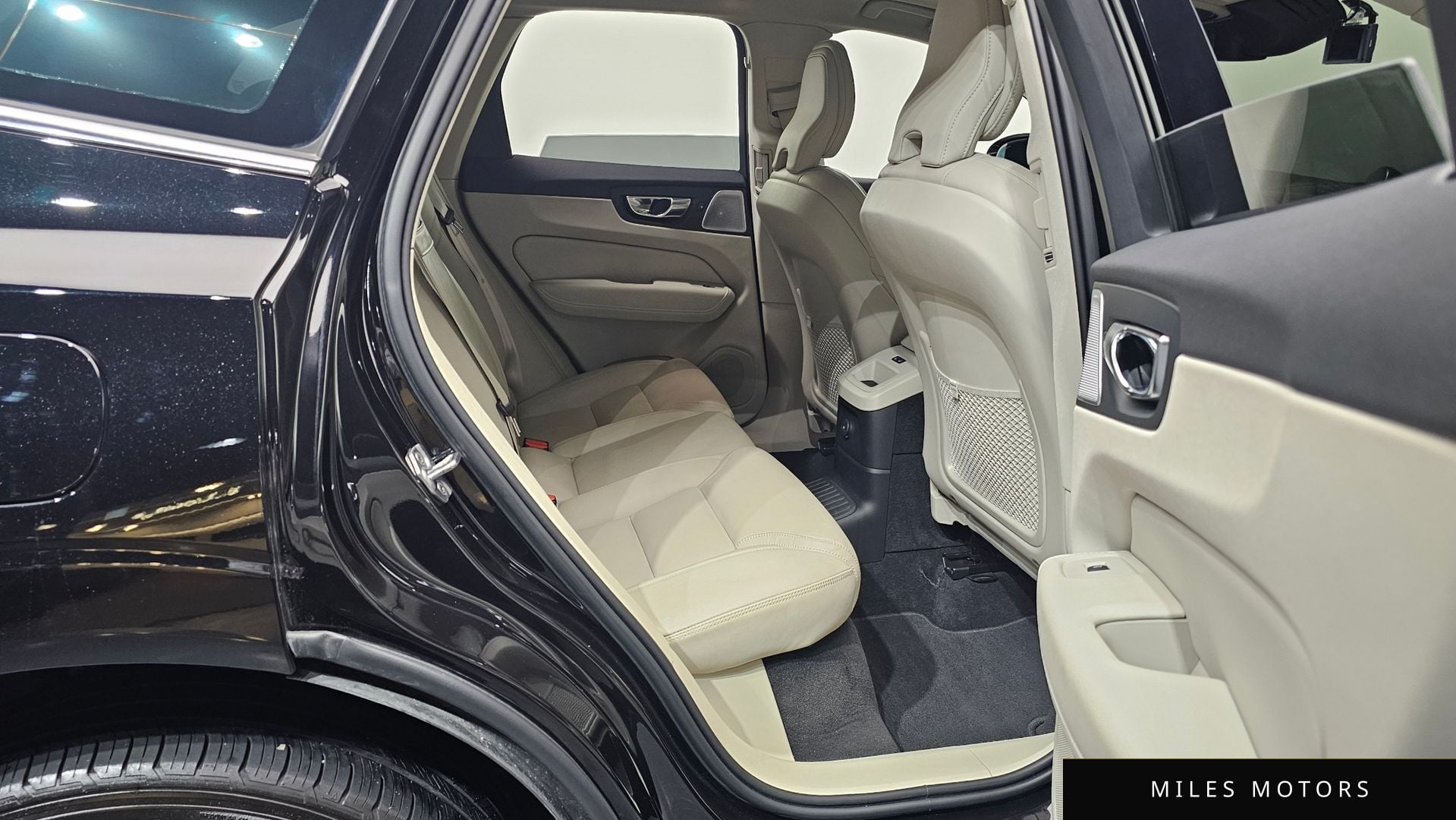 Volvo XC60 2021 — миниатюра 12