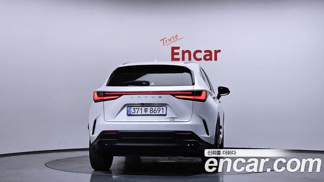 Лексус NX350h 2024 — миниатюра 4