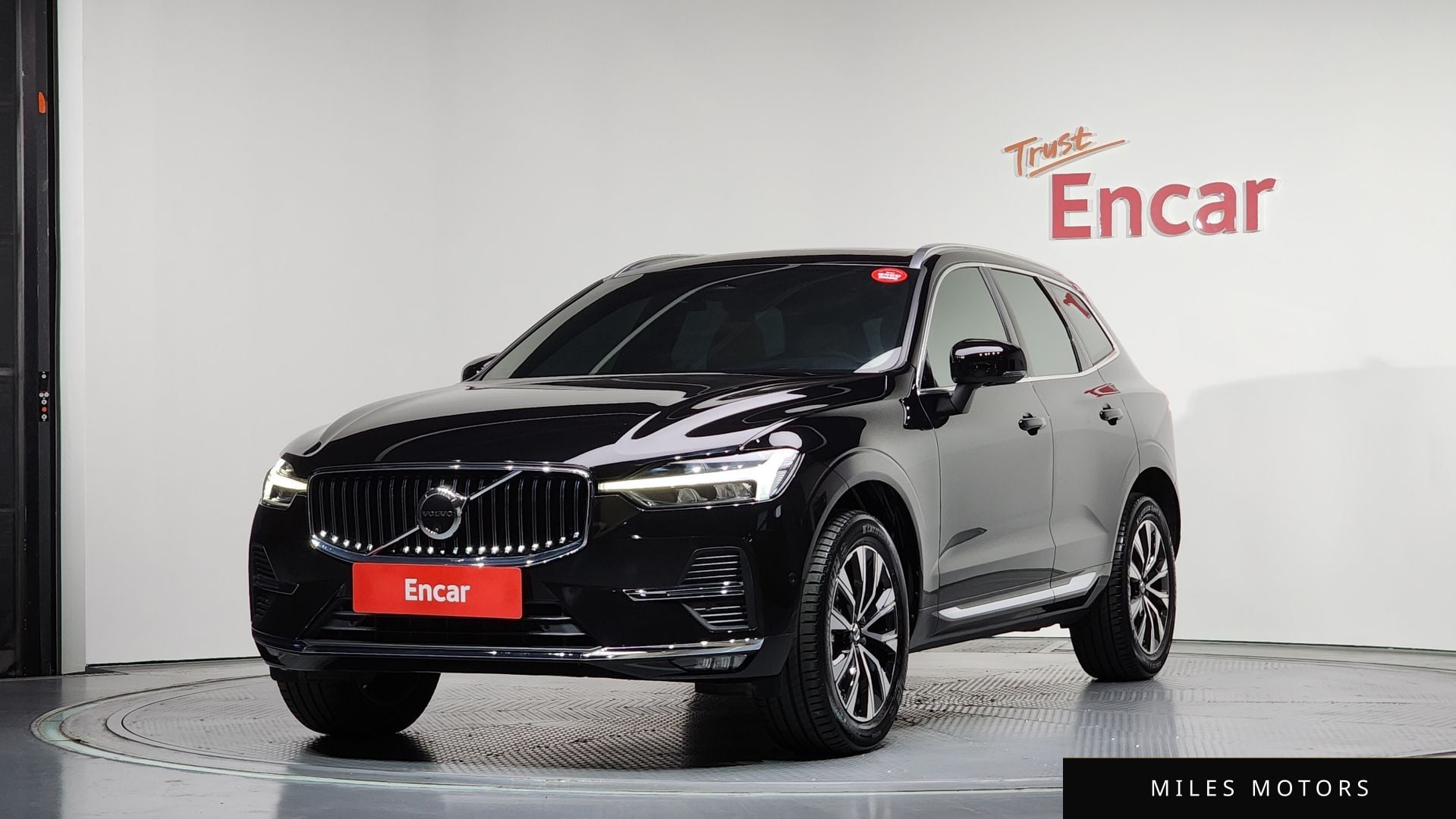 Volvo XC60 2024 — фото 1 из 12