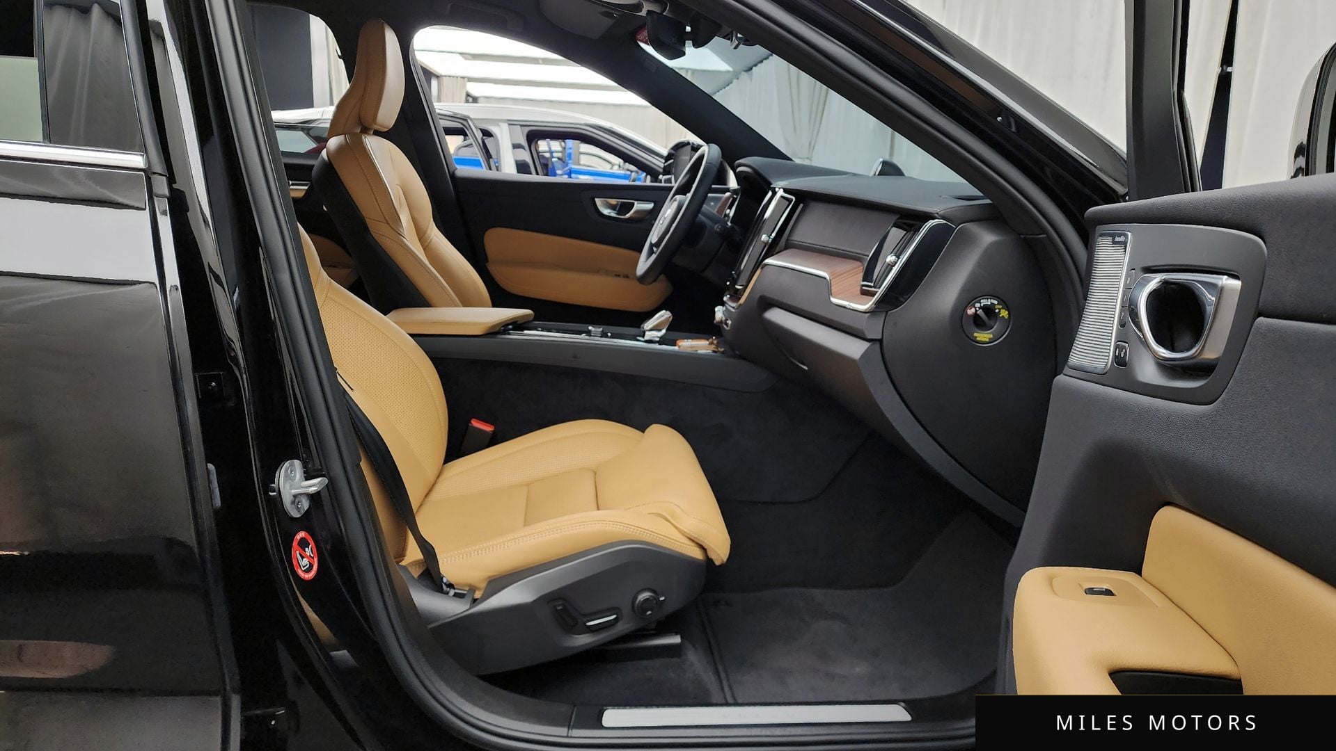 Volvo XC60 2024 — миниатюра 11