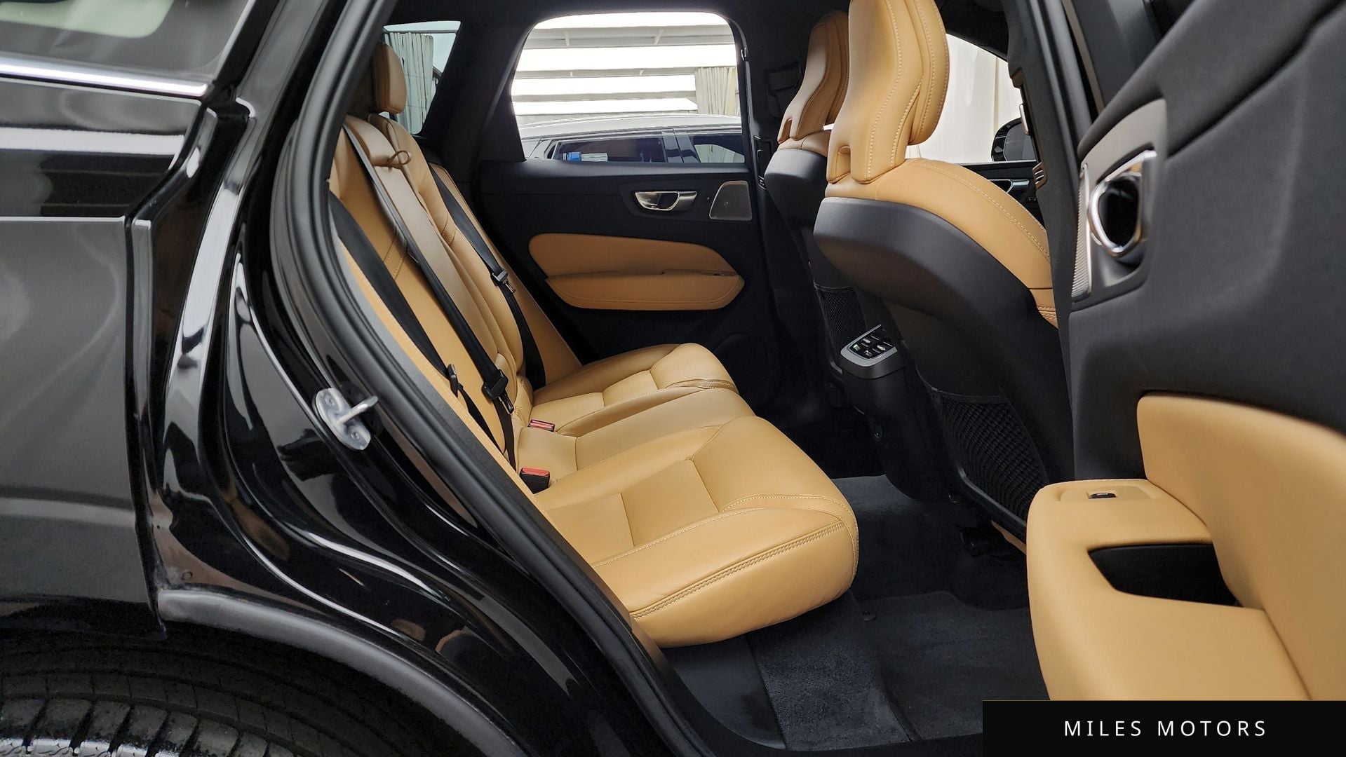 Volvo XC60 2024 — миниатюра 12