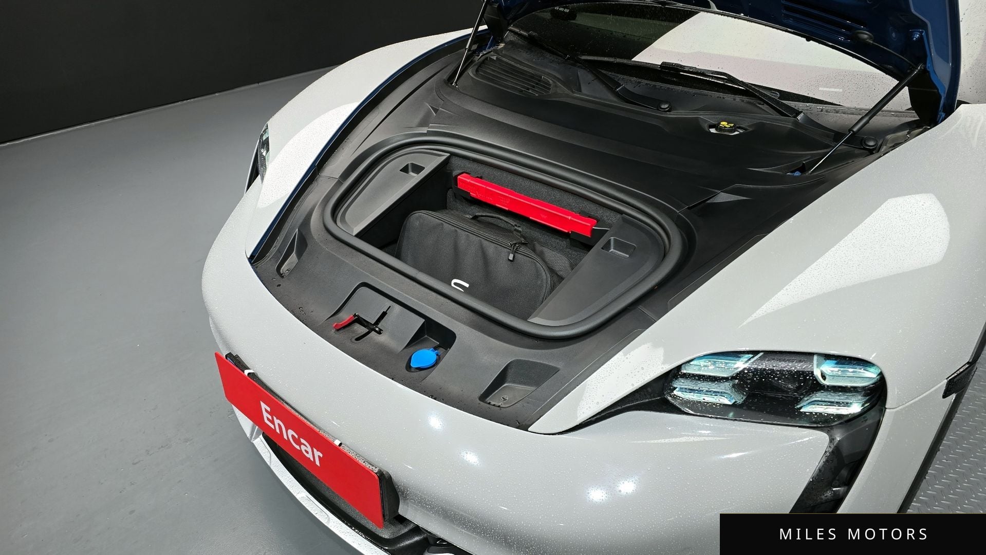 Porsche Taycan 2024 — миниатюра 6