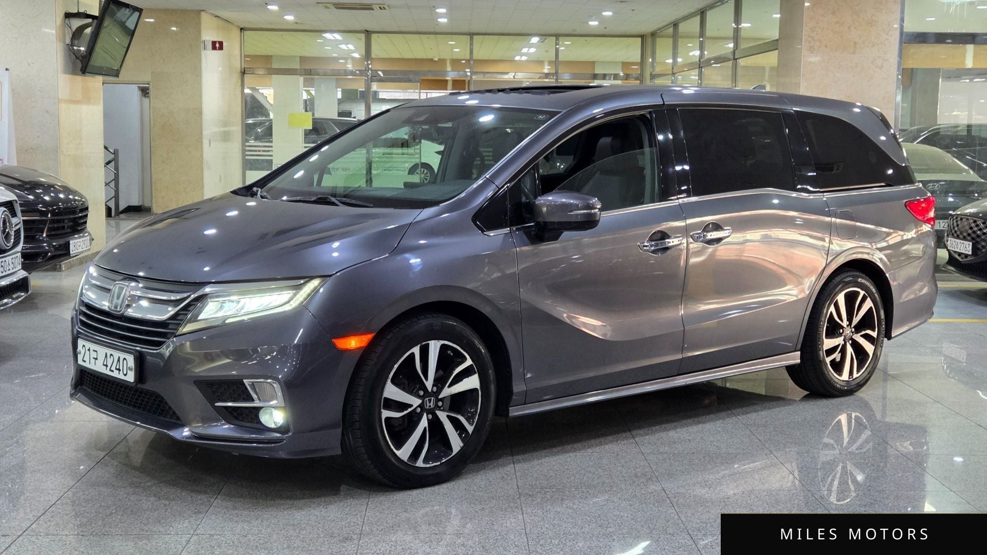Honda Odyssey 2018 — фото 1 из 12