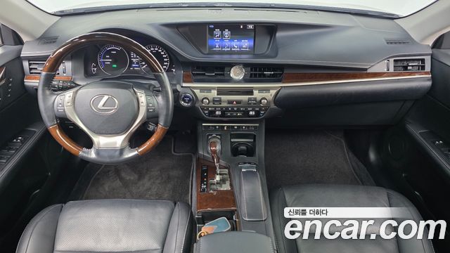 Лексус ES300h 2015 — миниатюра 7