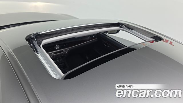Лексус ES300h 2015 — миниатюра 19