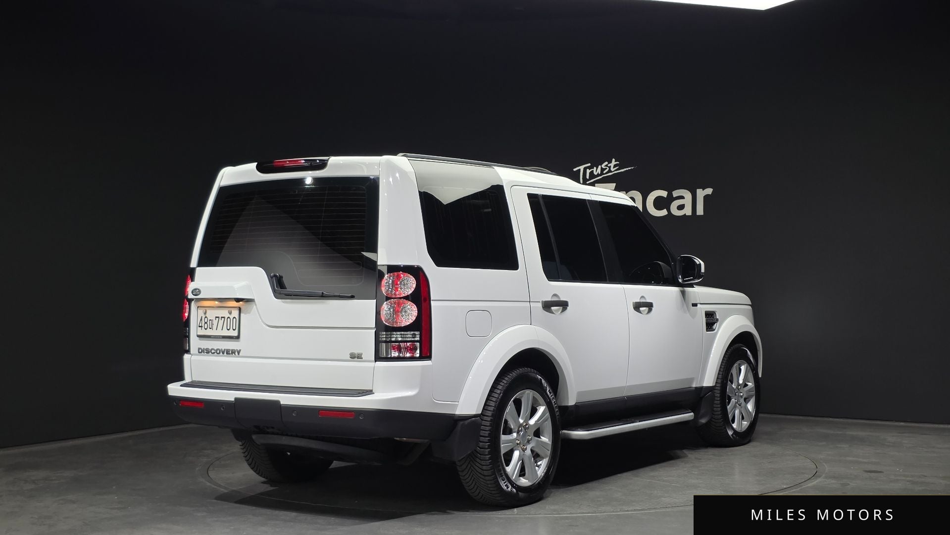 Land Rover Discovery 2016 — миниатюра 2