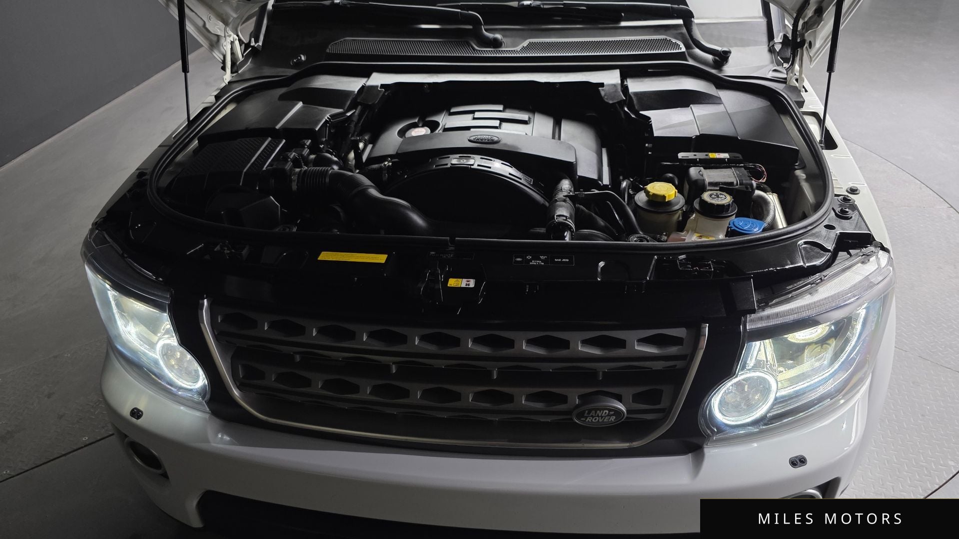 Land Rover Discovery 2016 — миниатюра 6