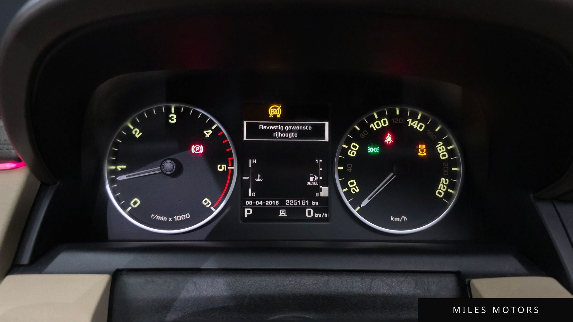 Land Rover Discovery 2016 — миниатюра 8