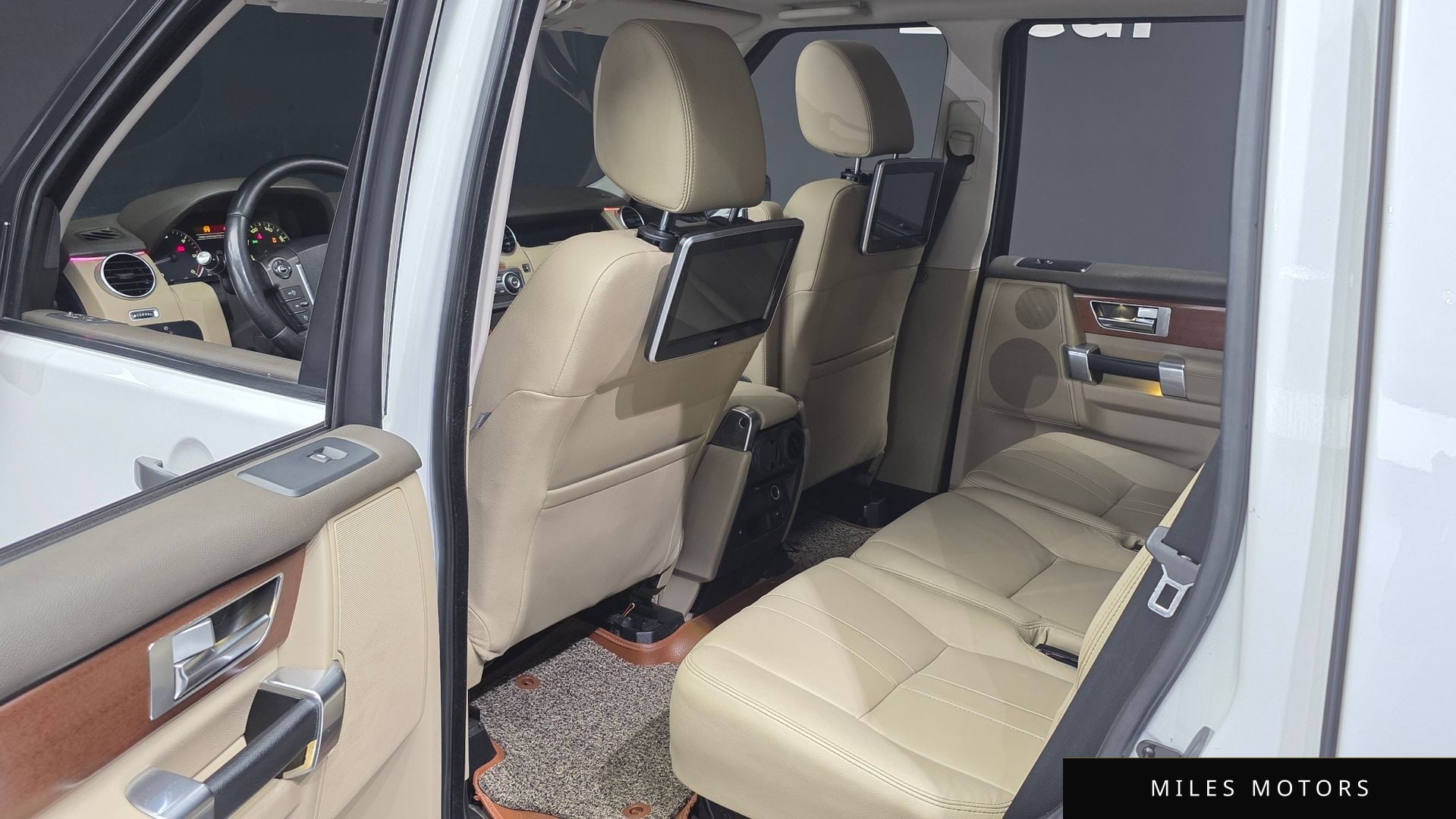 Land Rover Discovery 2016 — миниатюра 11
