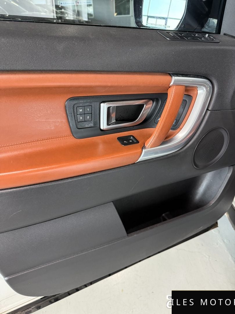 Land Rover Discovery Sport 2016 — миниатюра 10