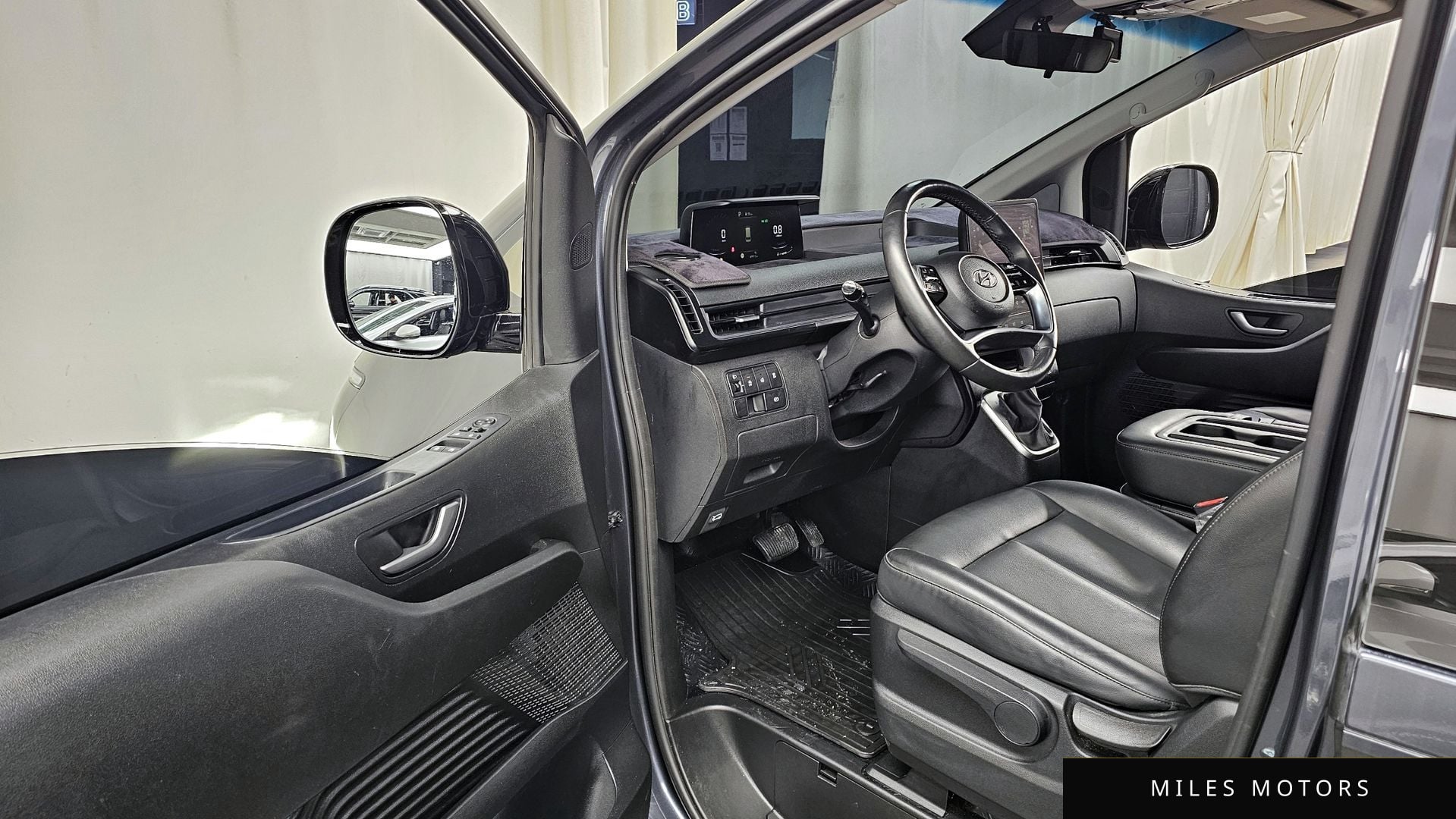 Hyundai Staria 2022 — миниатюра 10