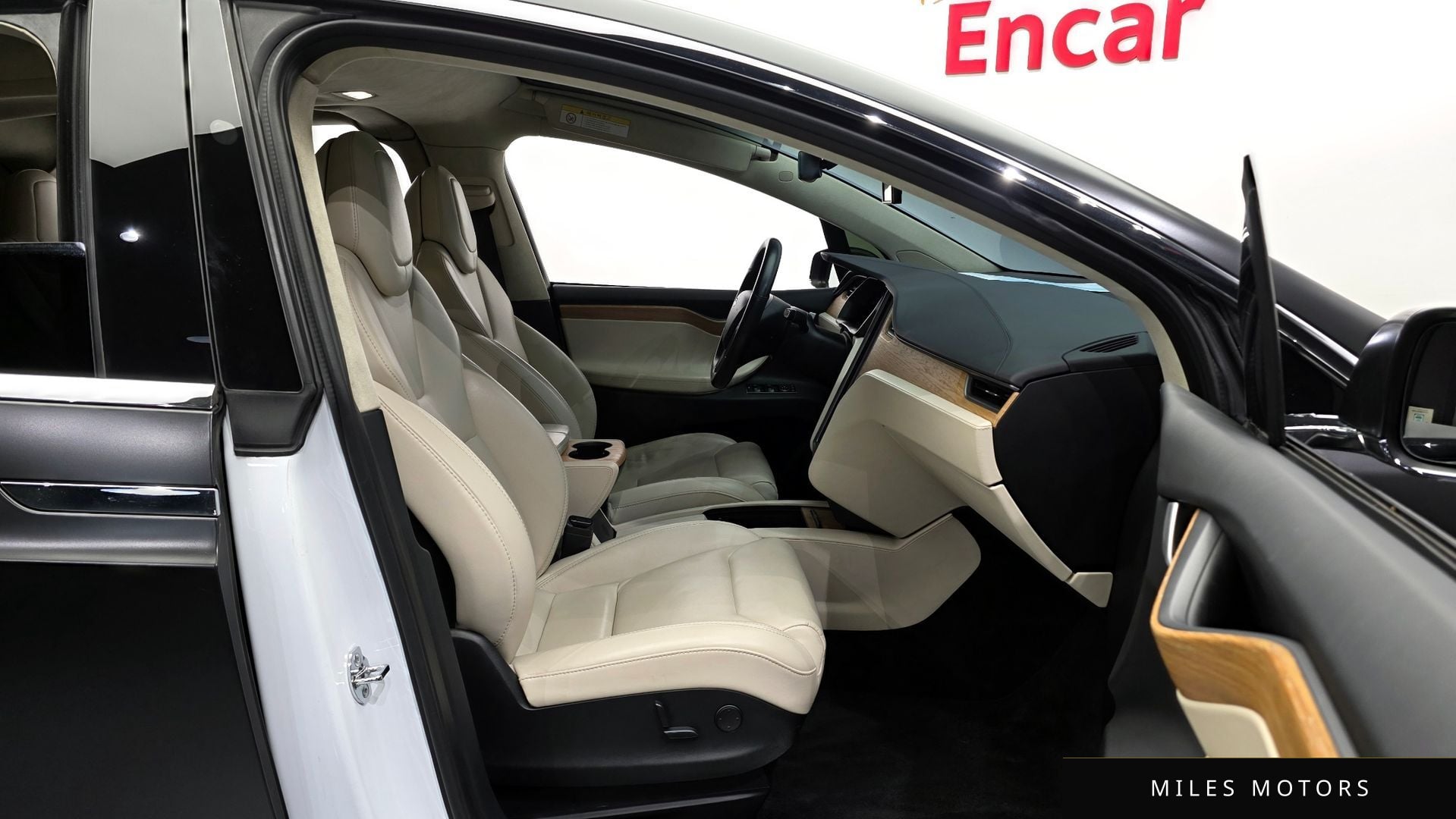Tesla Model X 2019 — миниатюра 10