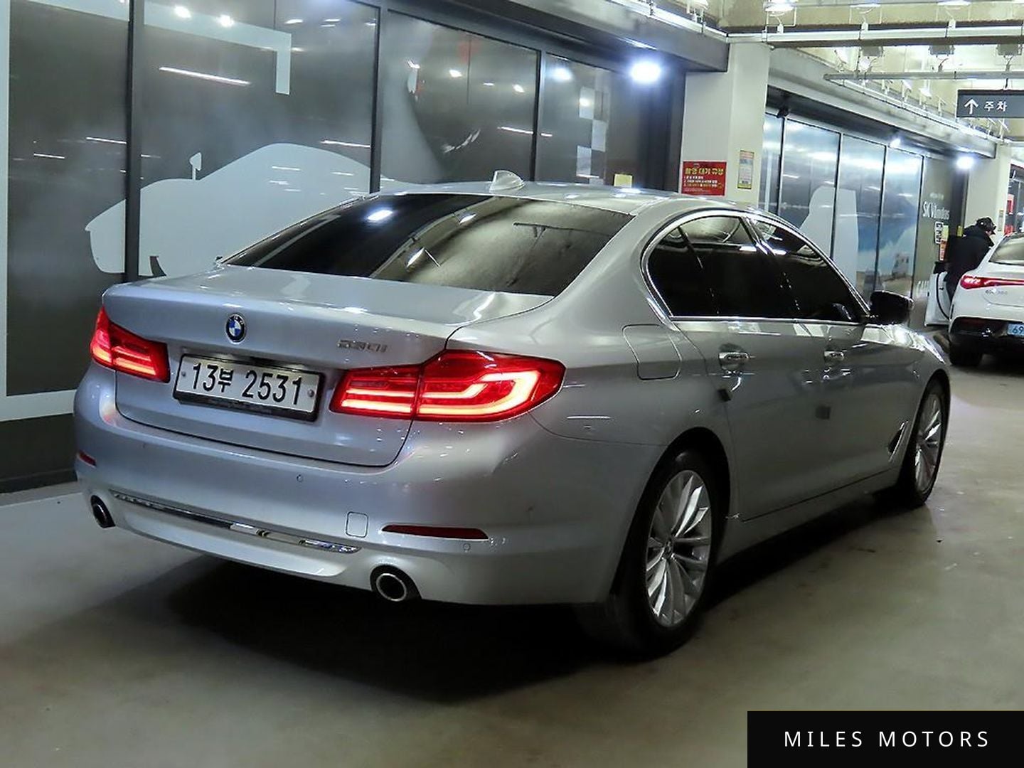 BMW 5 Series (G30) 2018 — миниатюра 4