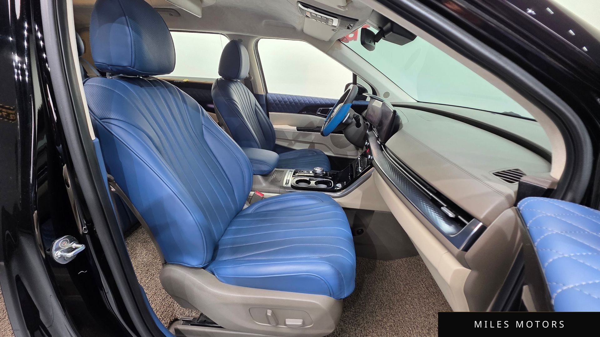 Kia Carnival 2021 — миниатюра 10