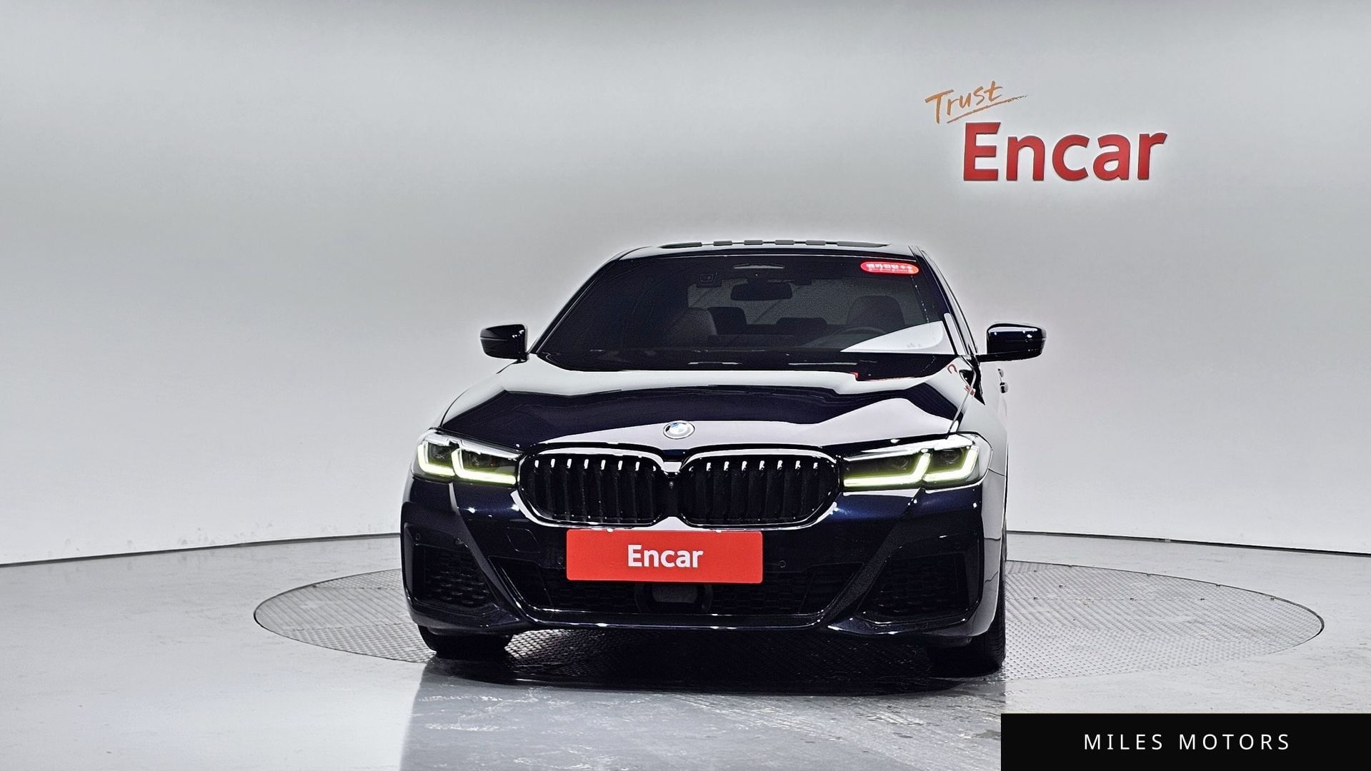 BMW 5 Series (G30) 2023 — миниатюра 2